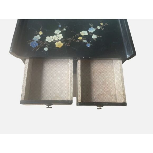 Late 20th Century Black Lacquer Hand Painted Asian Wedding/Jewelry Chest - Picture 4 of 7